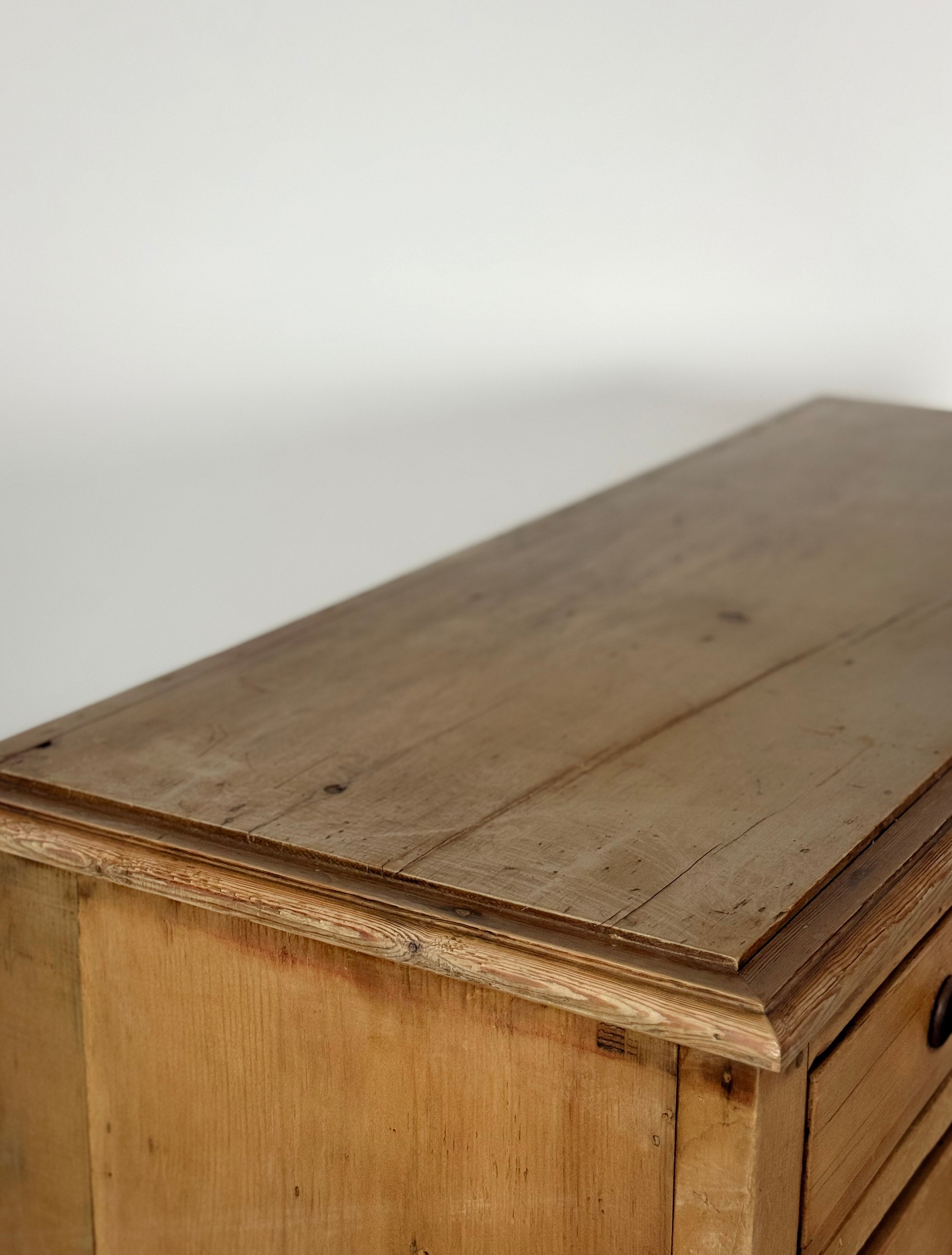 Antique English Chest of Drawers