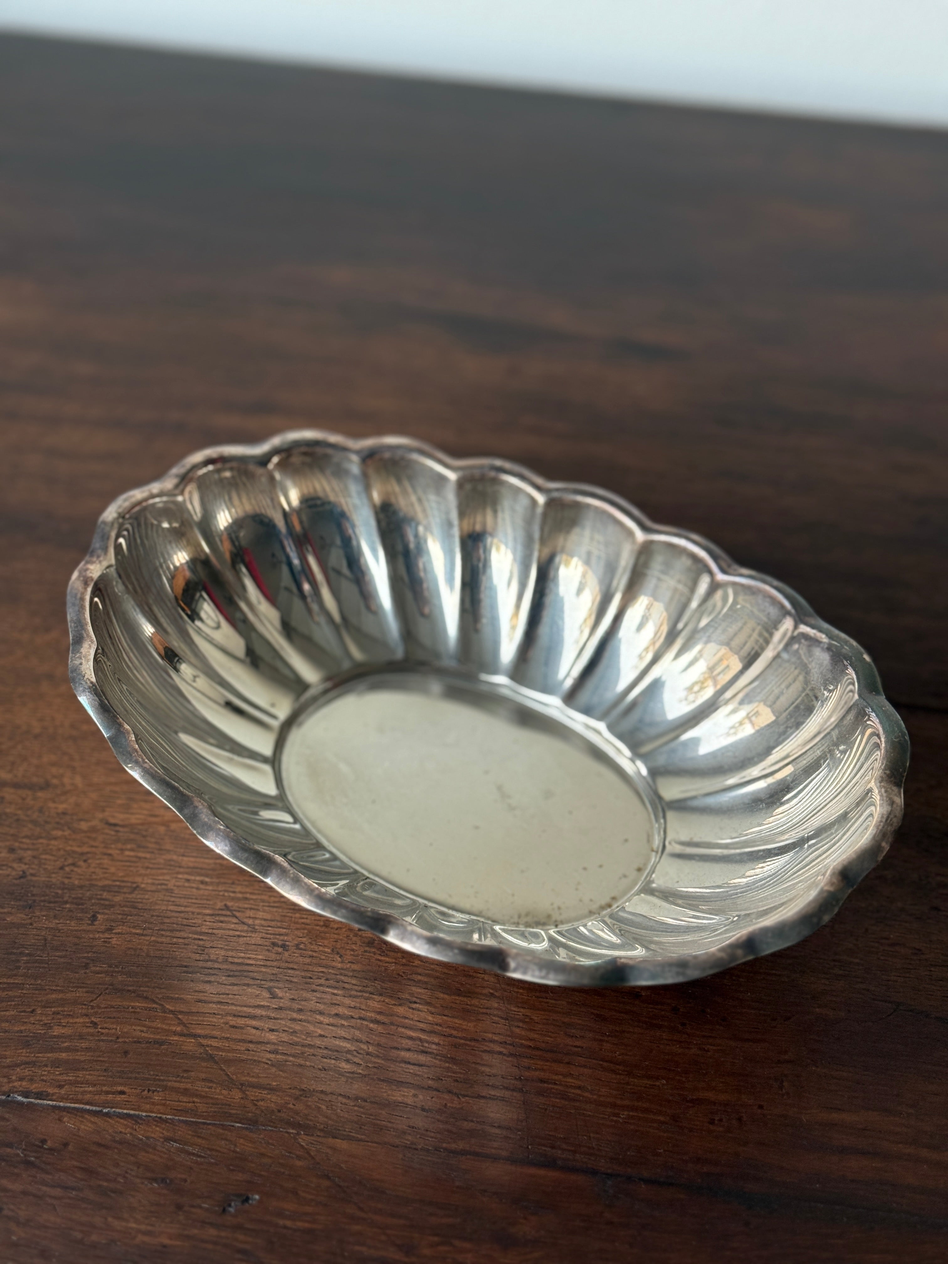 Vintage Holiday Scalloped Bowl
